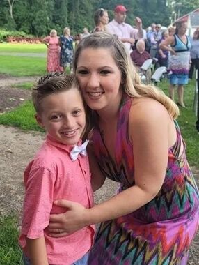 Meet your Posher, Felicia